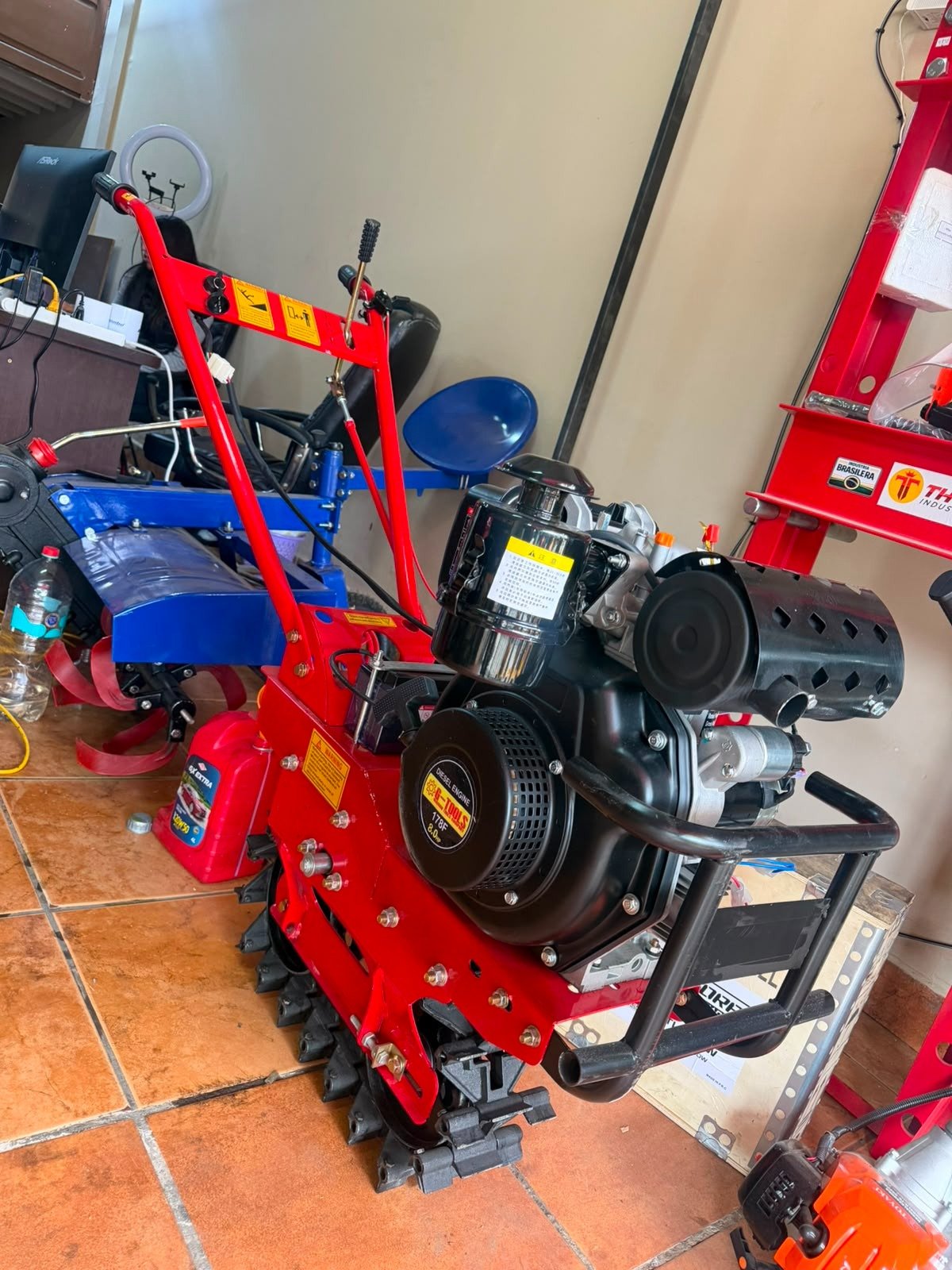 MOTOCULTOR ORUGA A DIESEL 8 HP - Imagen 2