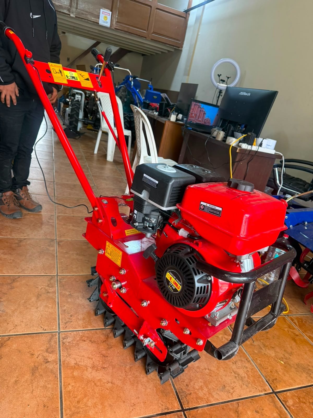 MOTOCULTOR TIPO ORUGA 9,5 HP GASOLINA INDUSTRIAL - Imagen 2
