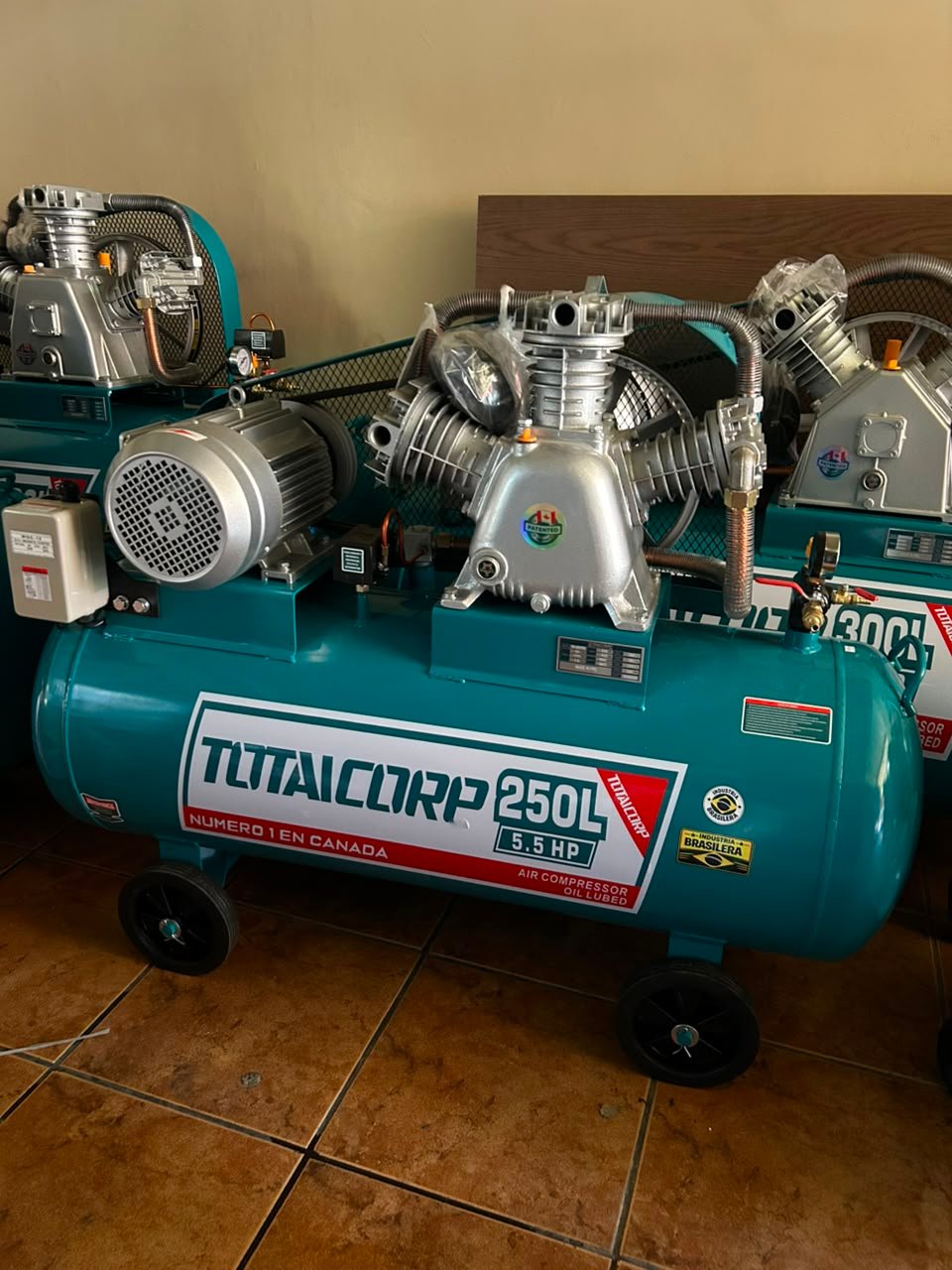 COMPRESORA DE AIRE 250L 380V INDUSTRIAL BOLIVIA - Imagen 2