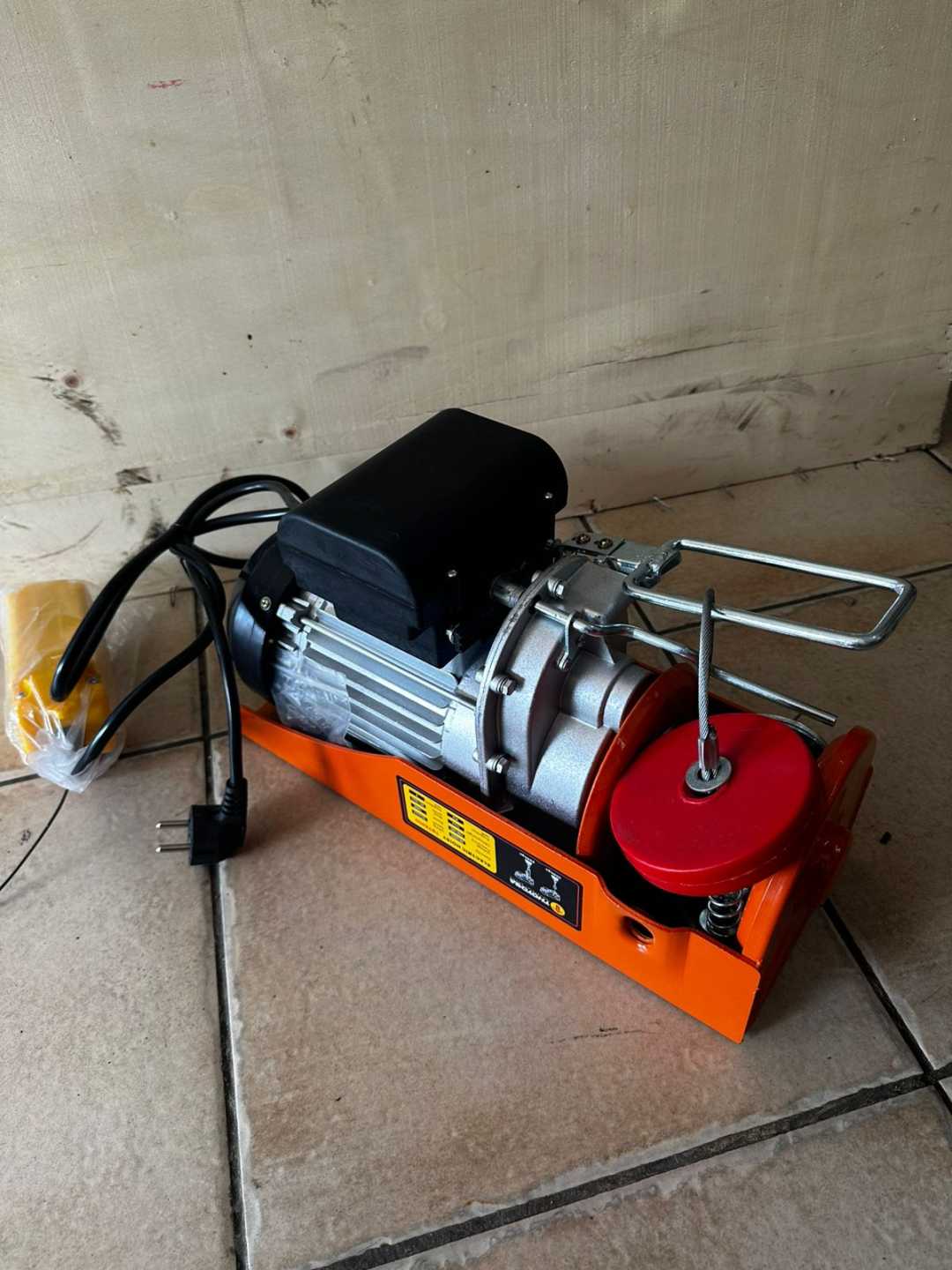 GUINCHE ELECTRICO 600KG INDUSTRIAL BOLIVIA - Imagen 2