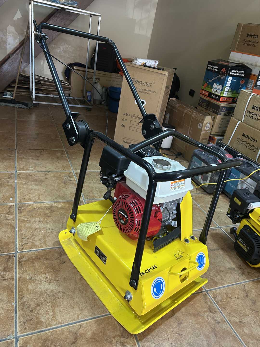 COMPACTADORA TIPO PLANCHA 120KG Bolivia - Imagen 3