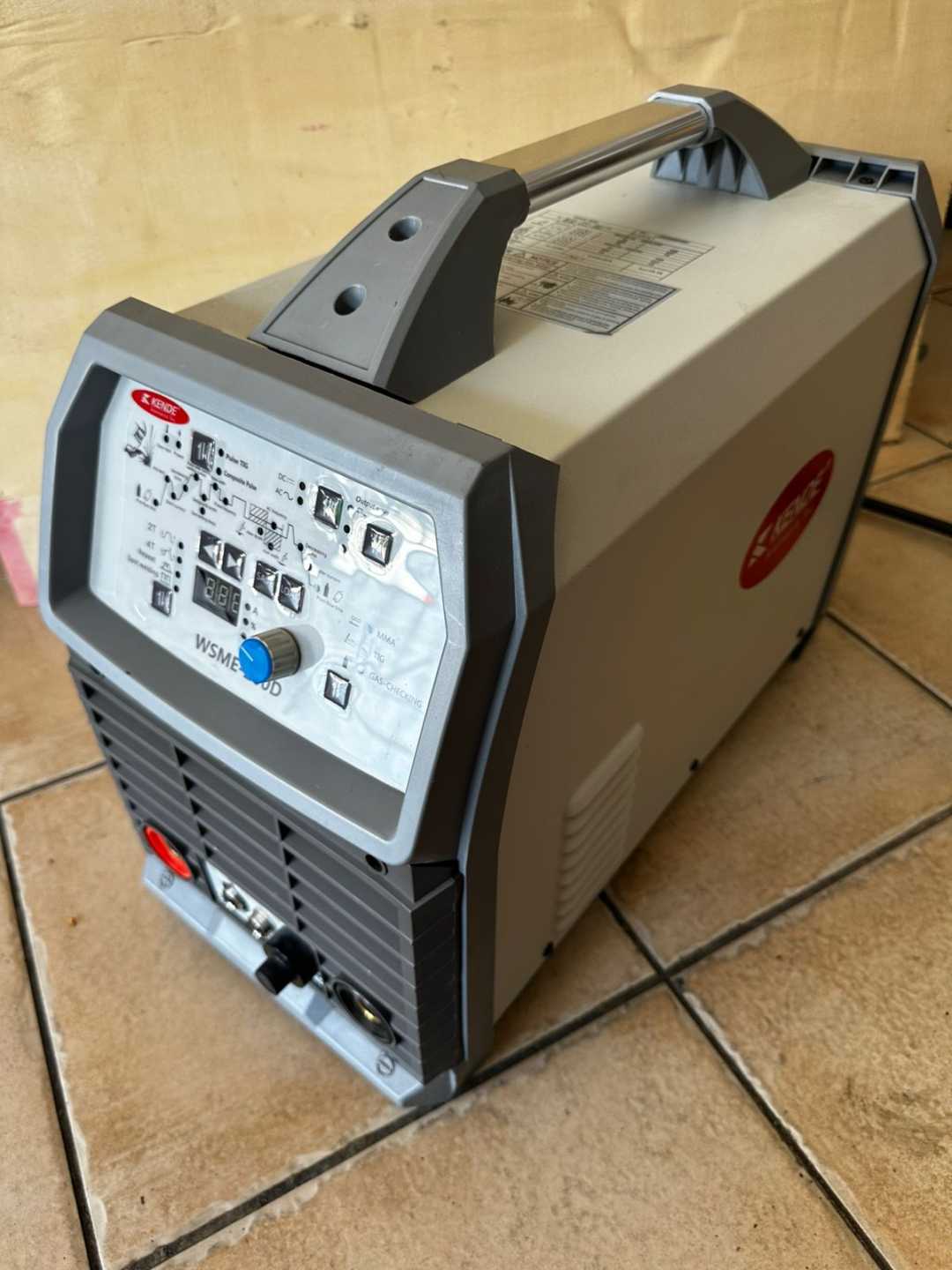 MAQUINA DE SOLDAR TIG AC/DC 200A INDUSTRIAL Bolivia - Imagen 3